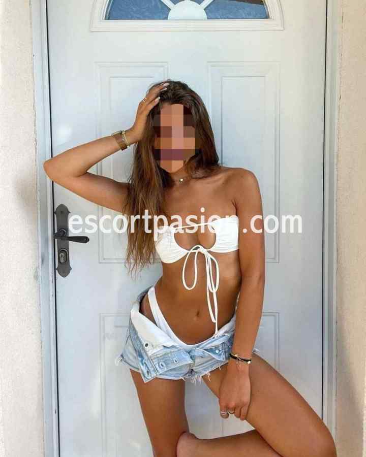 putas españolas de cuerpos sexys complacientes y entregadas